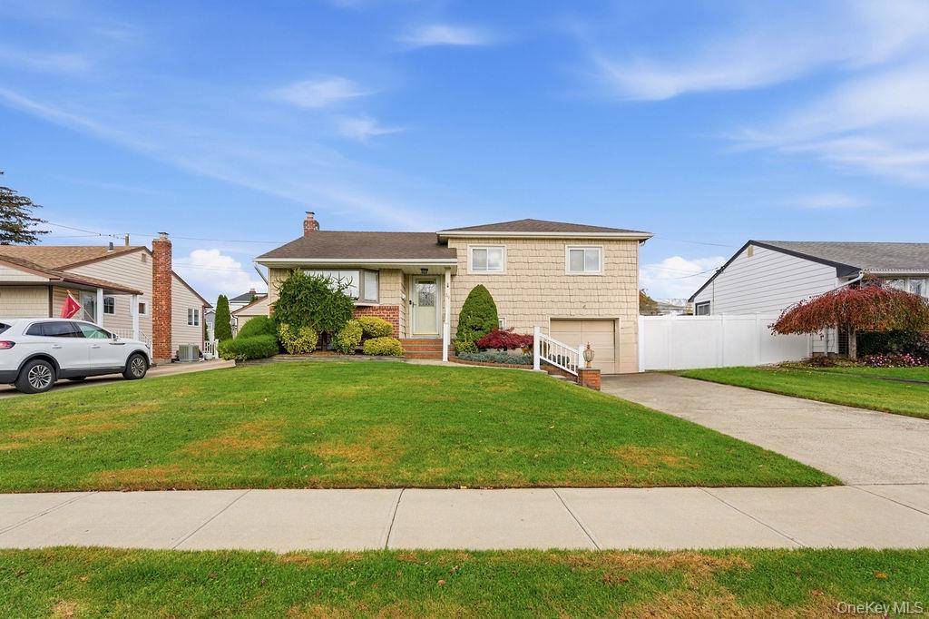 Hicksville, NY 11801,29 Lehigh LN