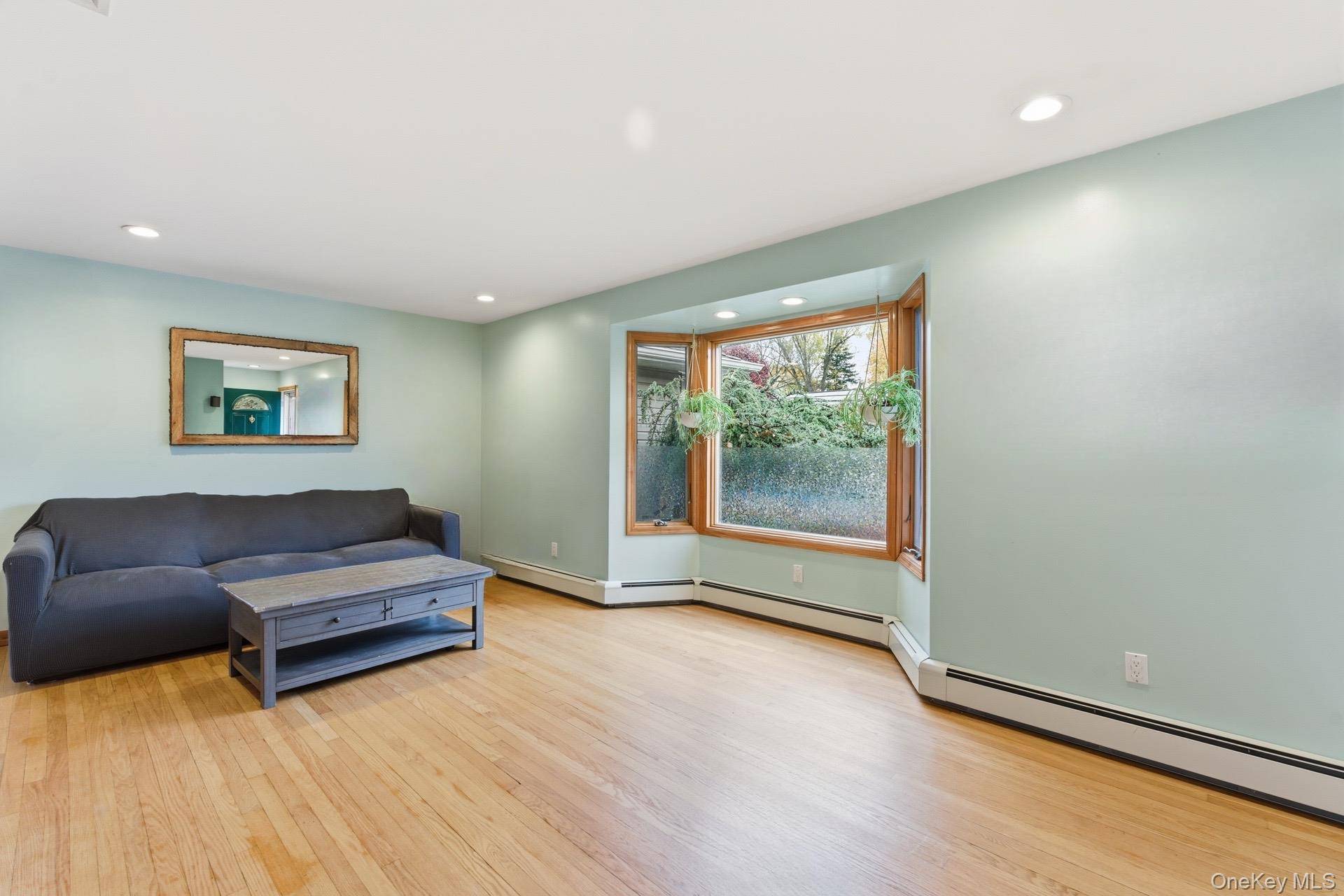 Huntington Station, NY 11746,34 Weston ST