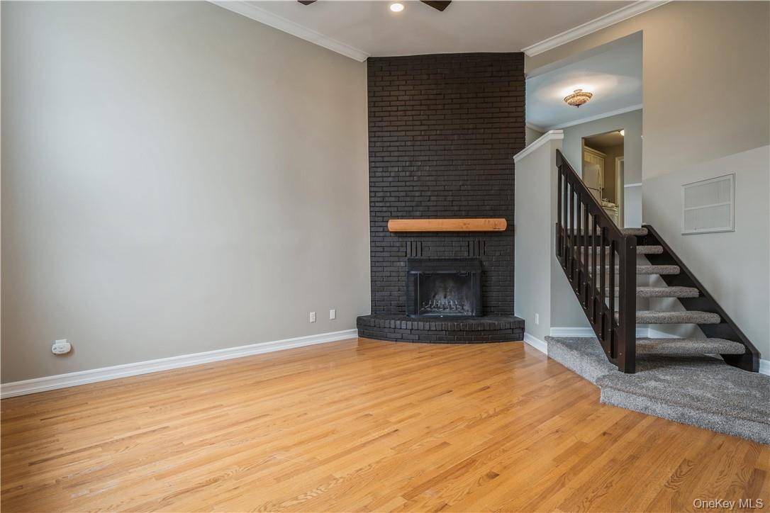 Warwick, NY 10990,27 The KNLS