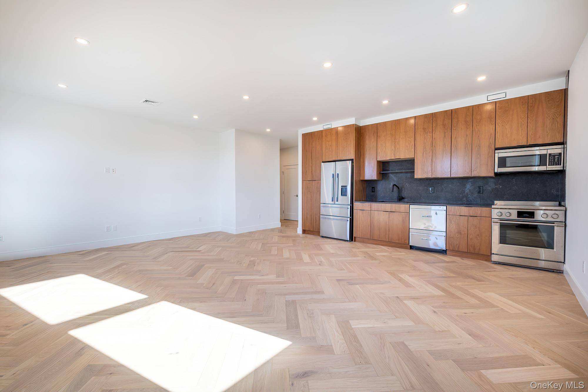 Ossining, NY 10562,90 S Highland AVE #6