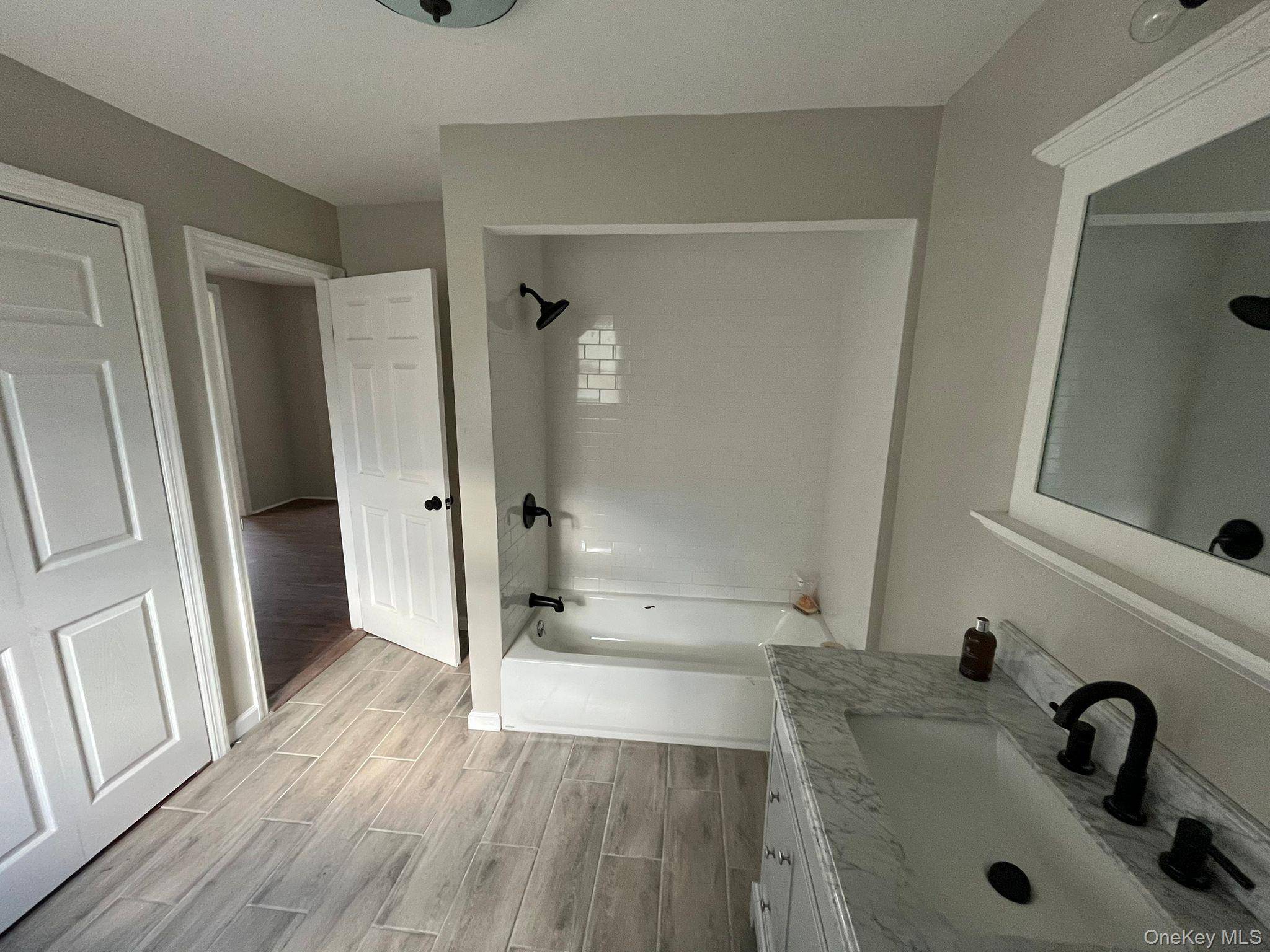 Lawrence, NY 11559,64 West AVE