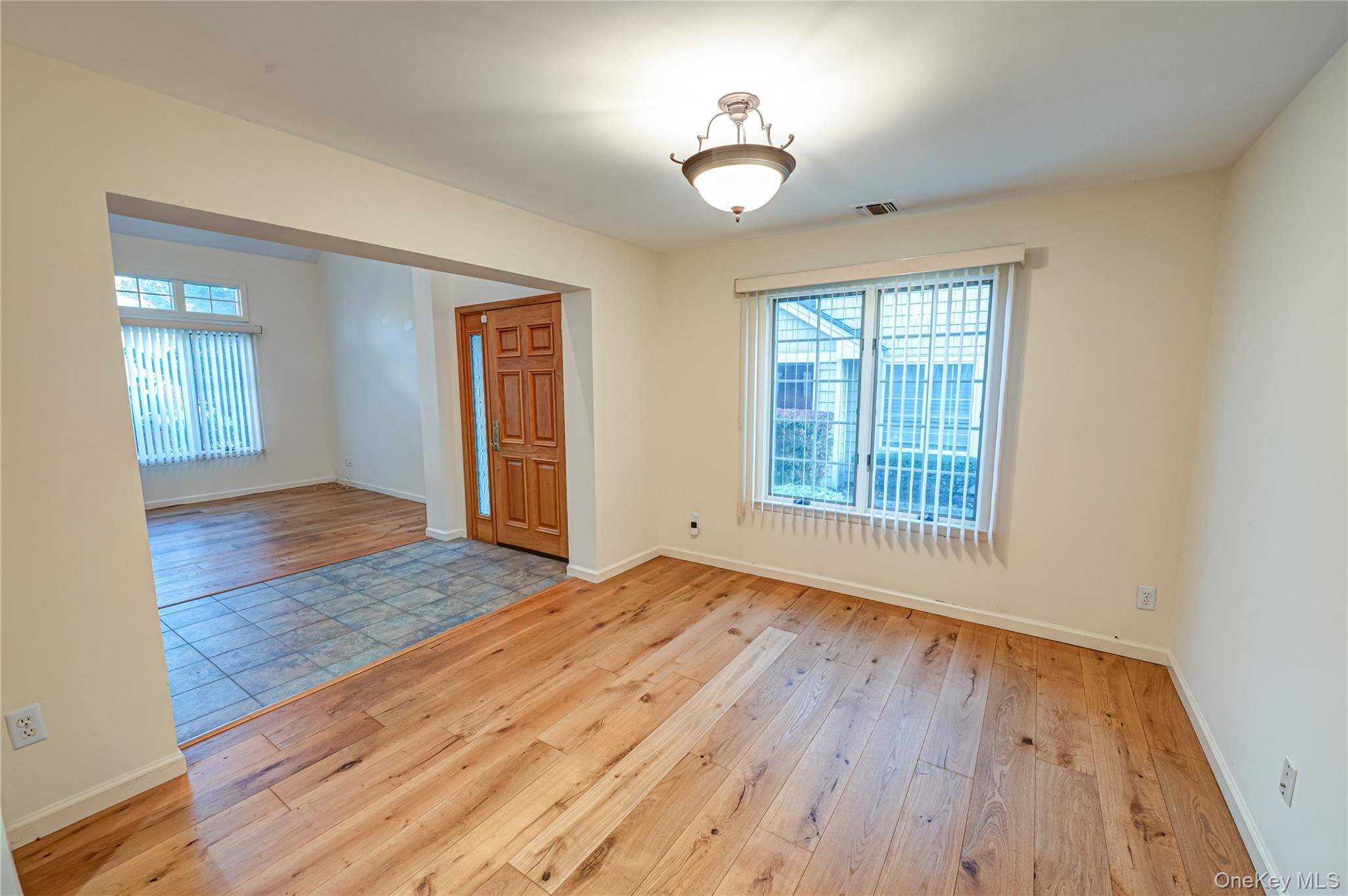 Bay Shore, NY 11706,4 Cedar Ridge LN