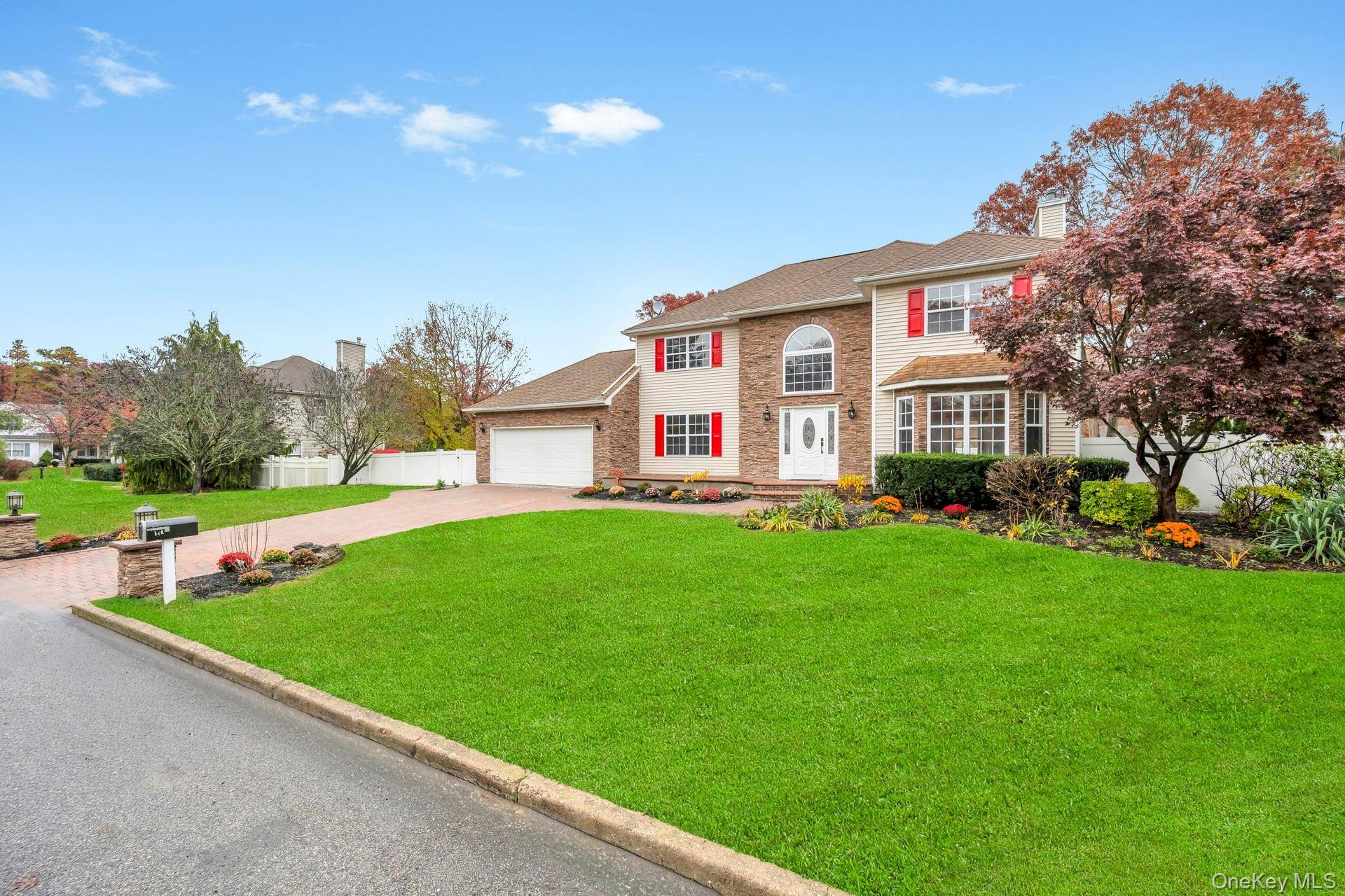 Selden, NY 11784,14 Adamson ST