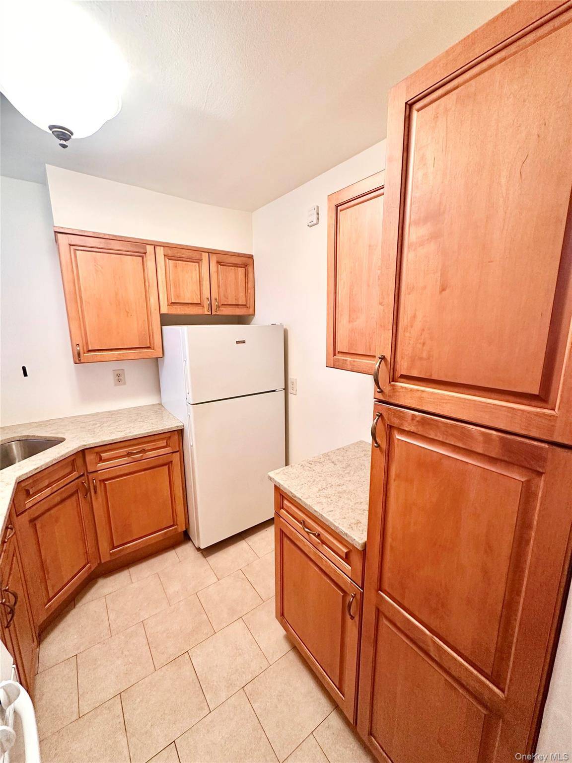 Bayside, NY 11361,35-42 205th ST #287