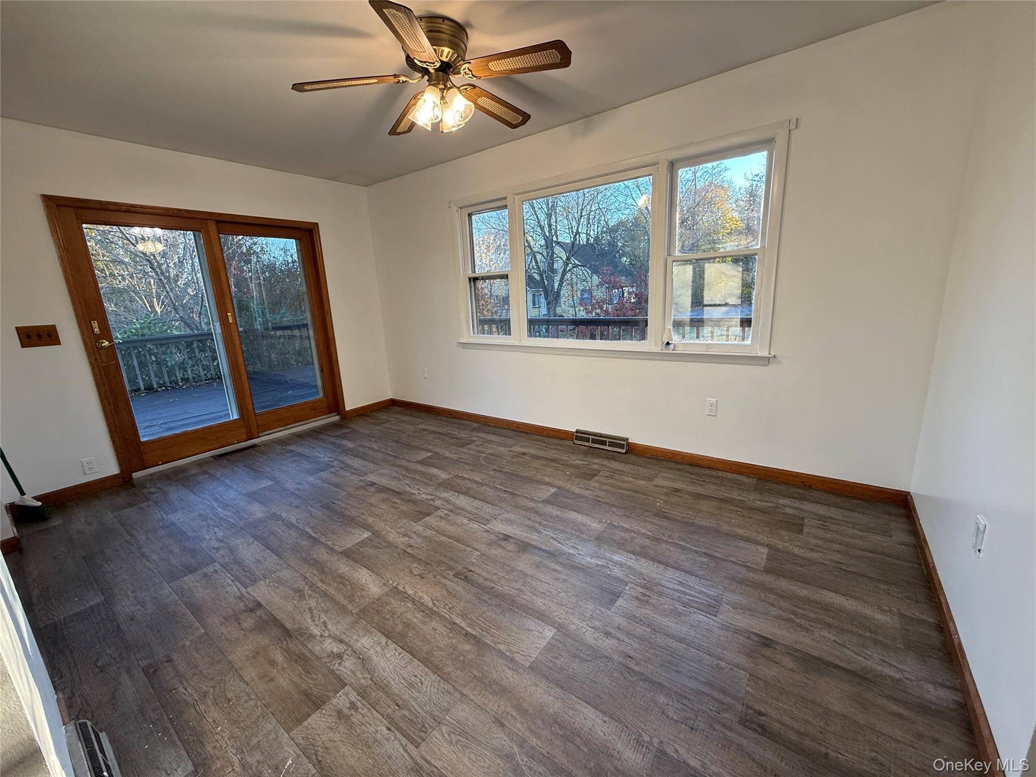 Bloomingburg, NY 12721,90 North RD