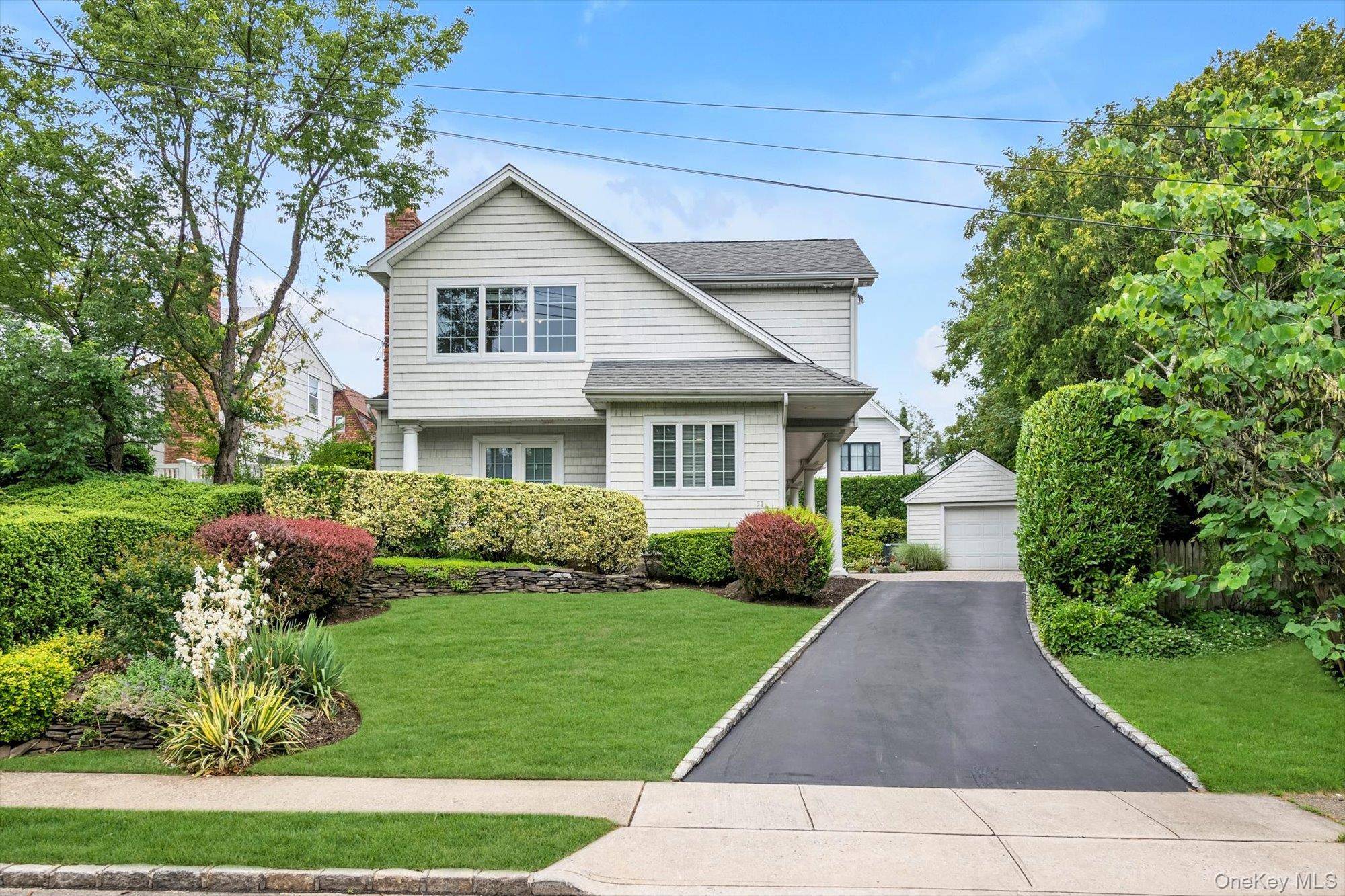 Port Washington, NY 11050,51 Highfield AVE