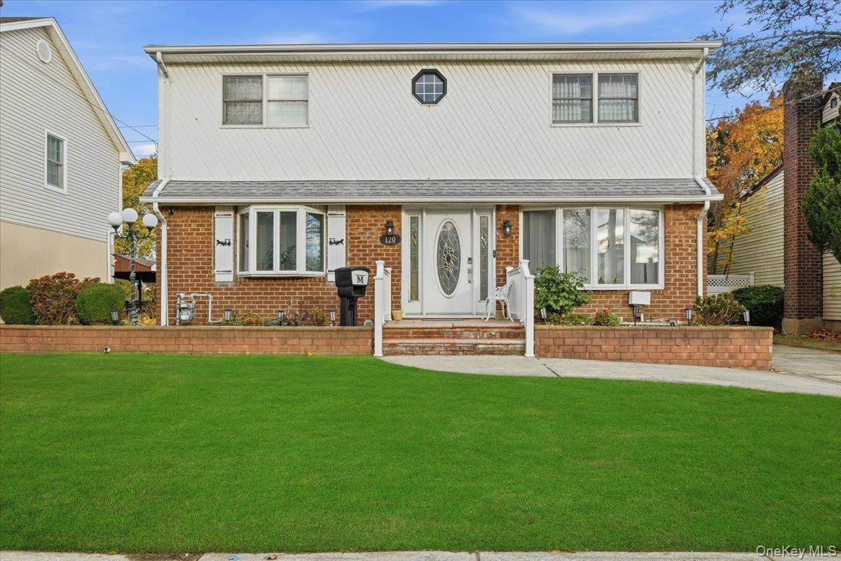 Carle Place, NY 11501,120 Bruce TER