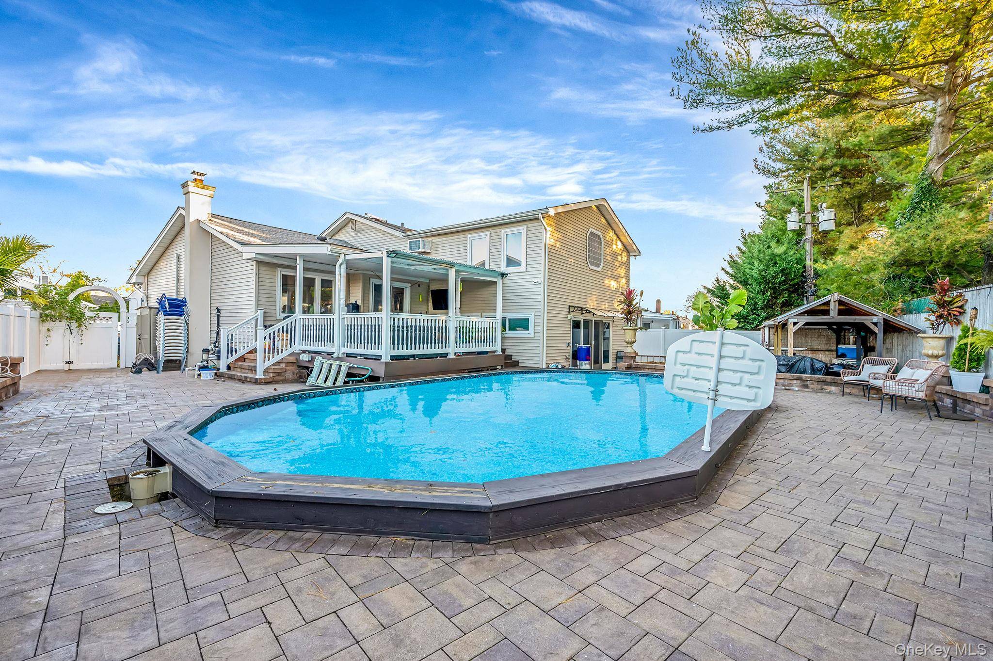 East Meadow, NY 11554,287 Clearmeadow DR