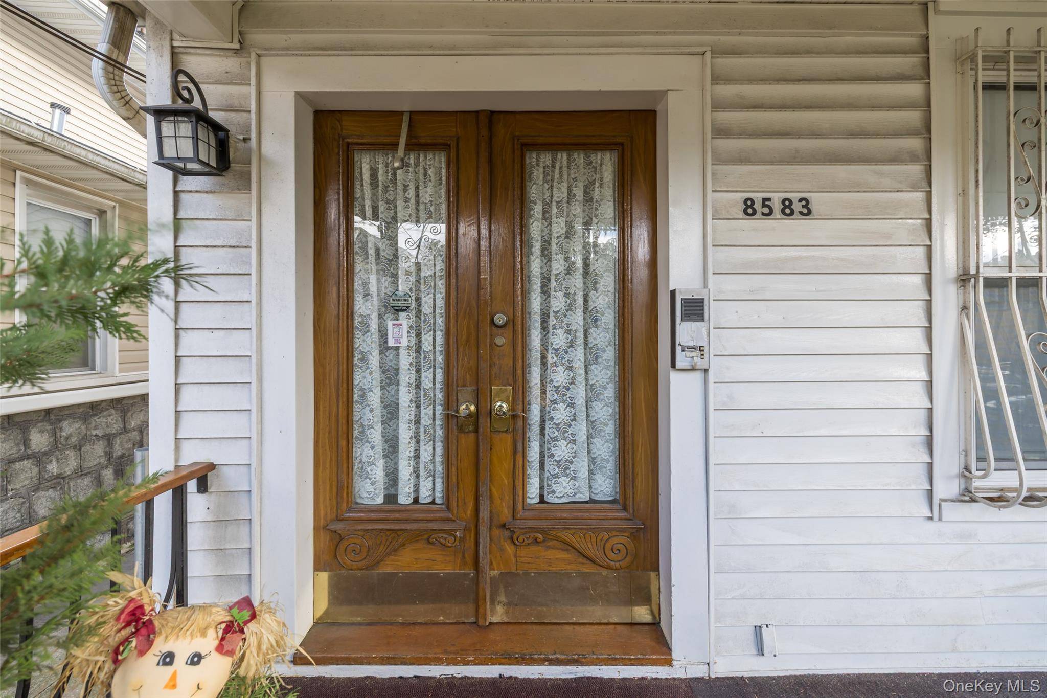 Woodhaven, NY 11421,85-83 88th ST