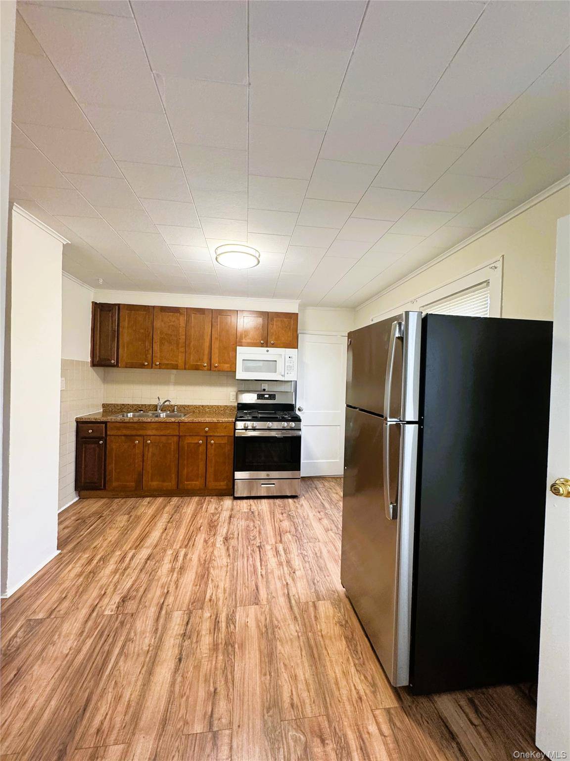 New Hyde Park, NY 11040,35 1st ST