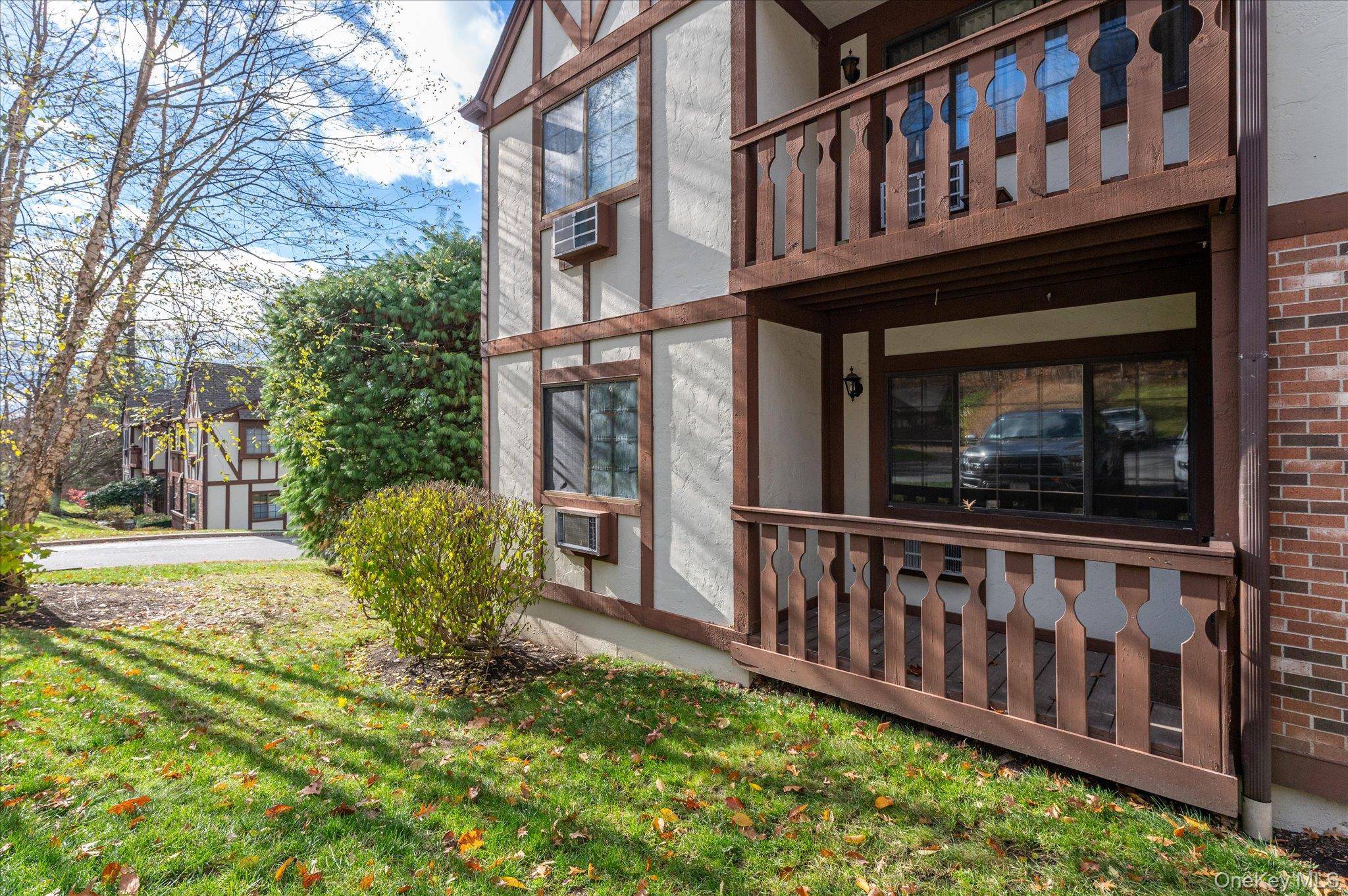 Mount Kisco, NY 10549,43 Foxwood CIR