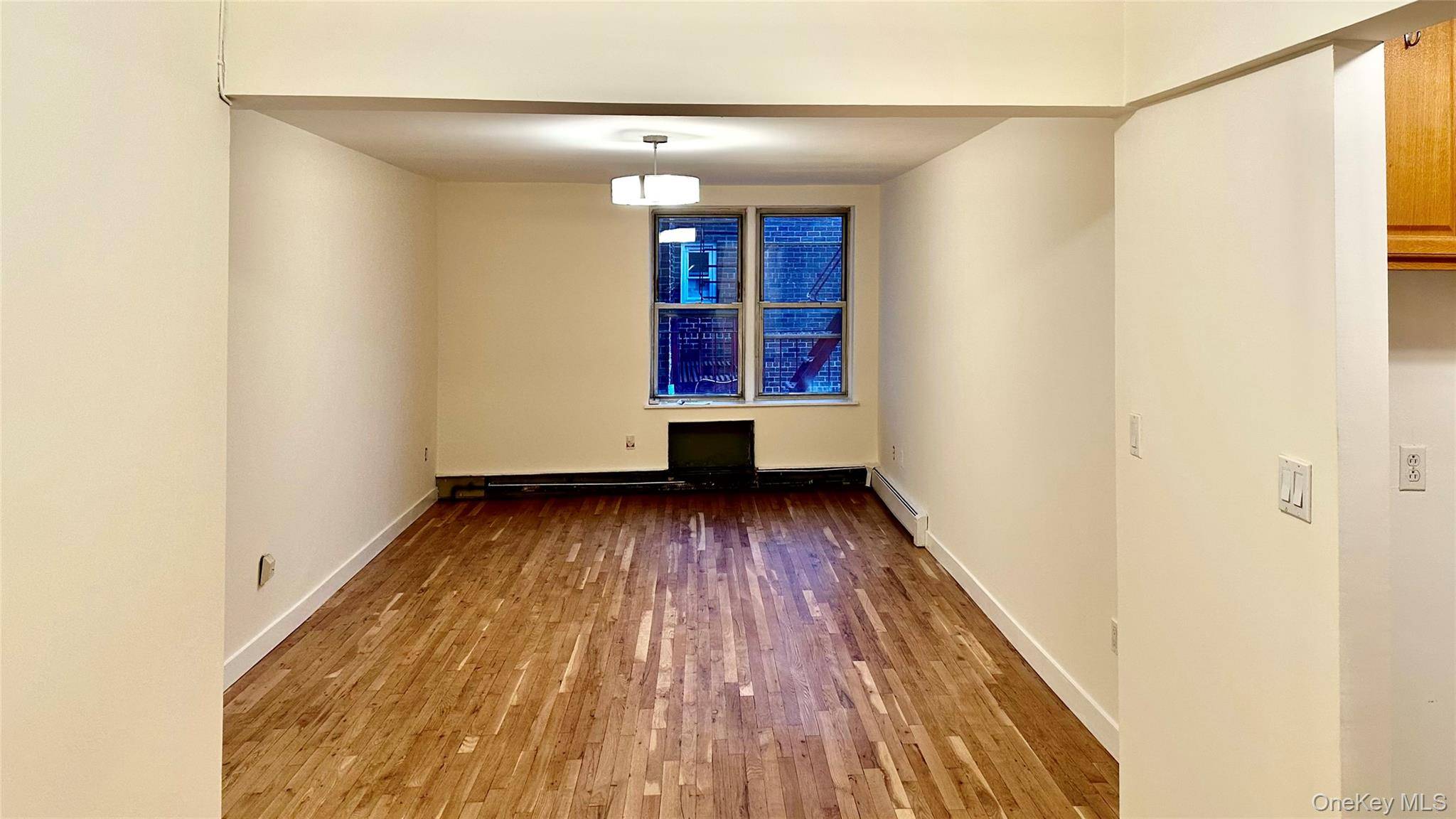 Kew Gardens, NY 11415,84-70 129 St #6J