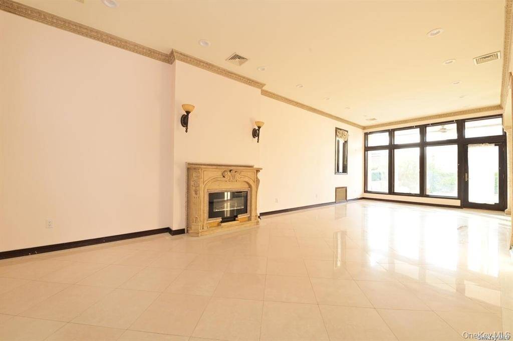 Forest Hills, NY 11375,10835 66th RD