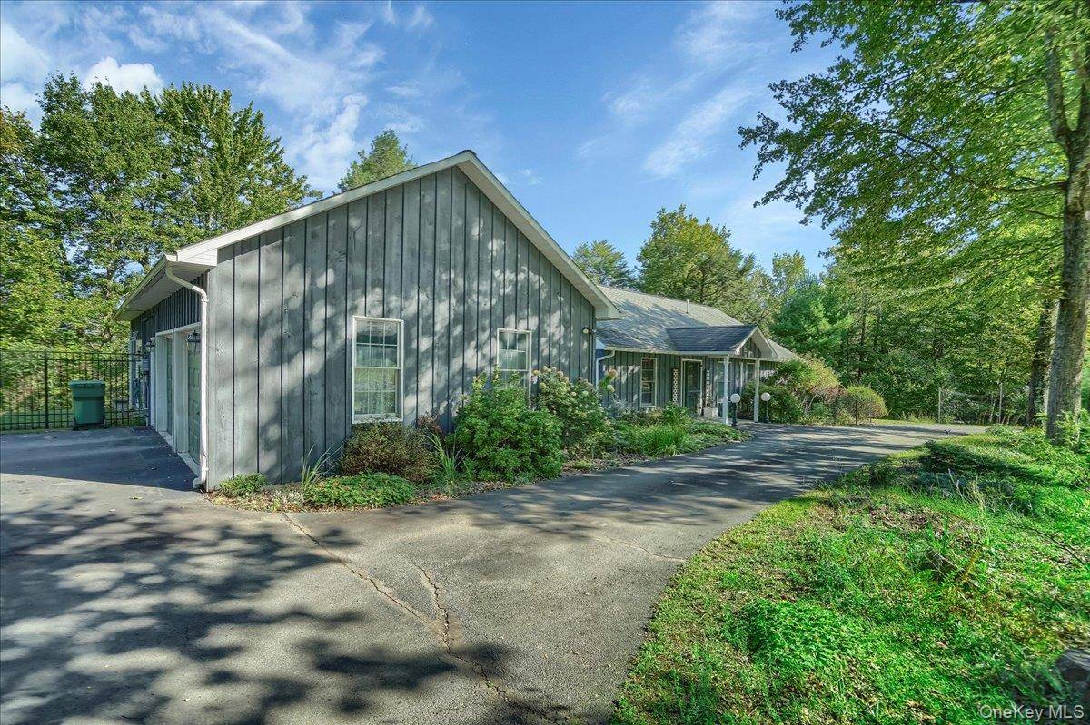 Call Listing Agent, PA 18405,20 Overlook DR