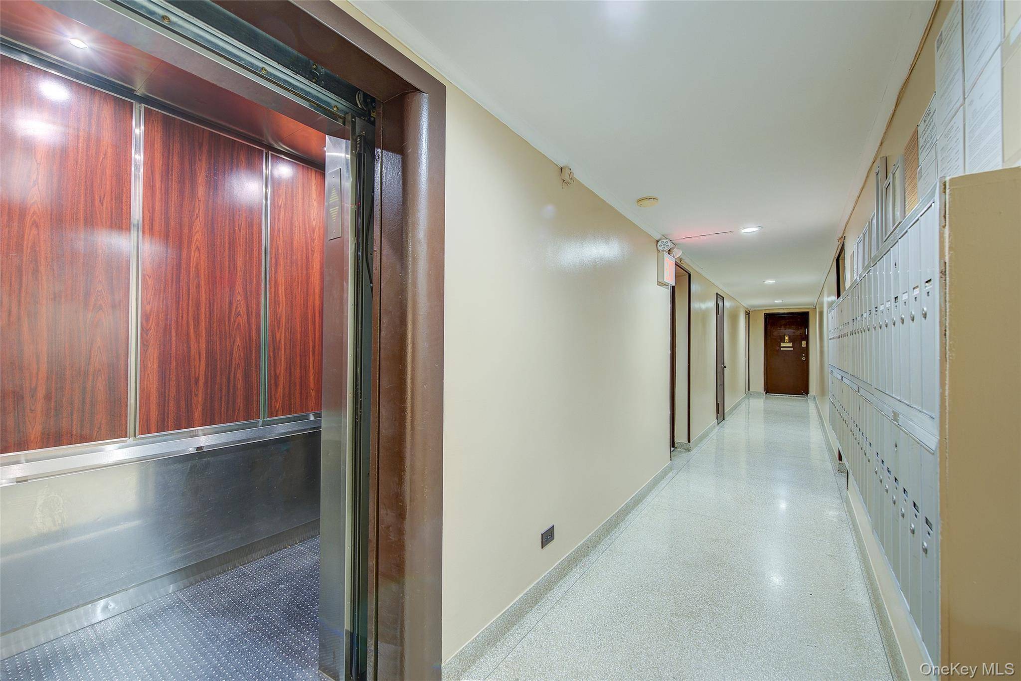 Forest Hills, NY 11375,100-25 Queens BLVD #7FF