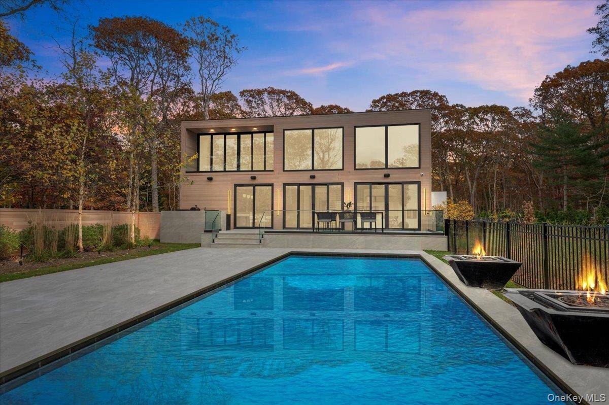 Wainscott, NY 11975,21 Westwood RD