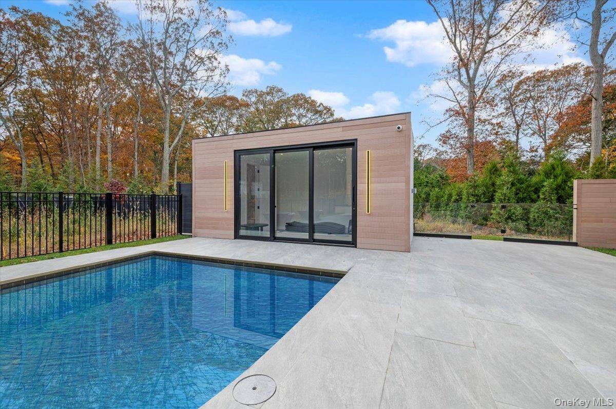 Wainscott, NY 11975,21 Westwood RD