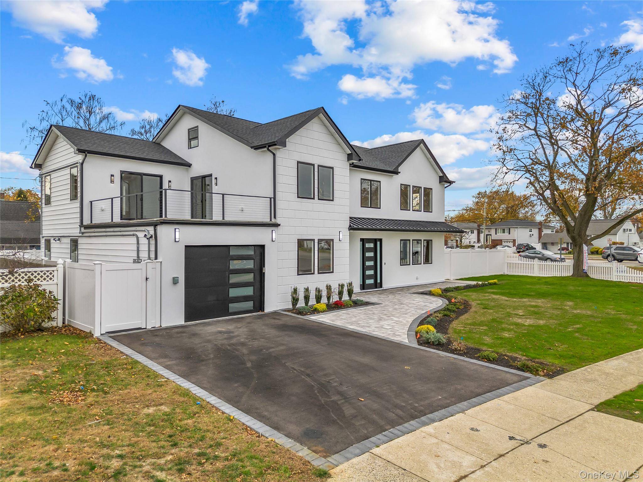 Levittown, NY 11756,2 Orchid RD