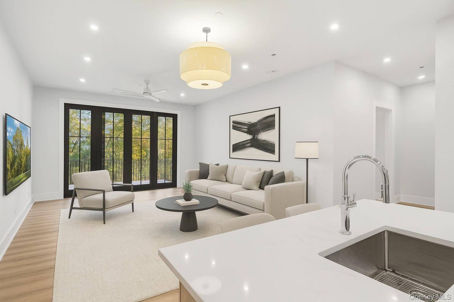 Dobbs Ferry, NY 10522,34 Clinton AVE #4