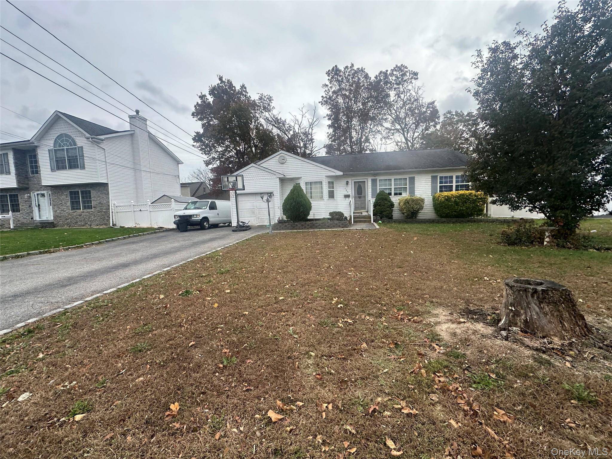 Islip Terrace, NY 11752,186 Islip BLVD