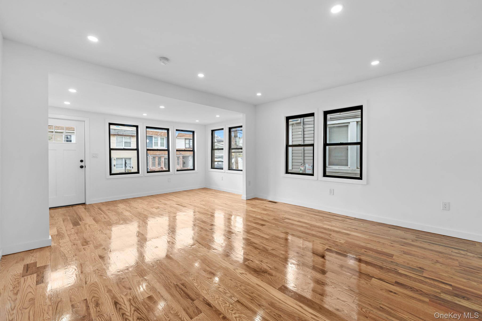 Jamaica, NY 11436,11519 147th ST