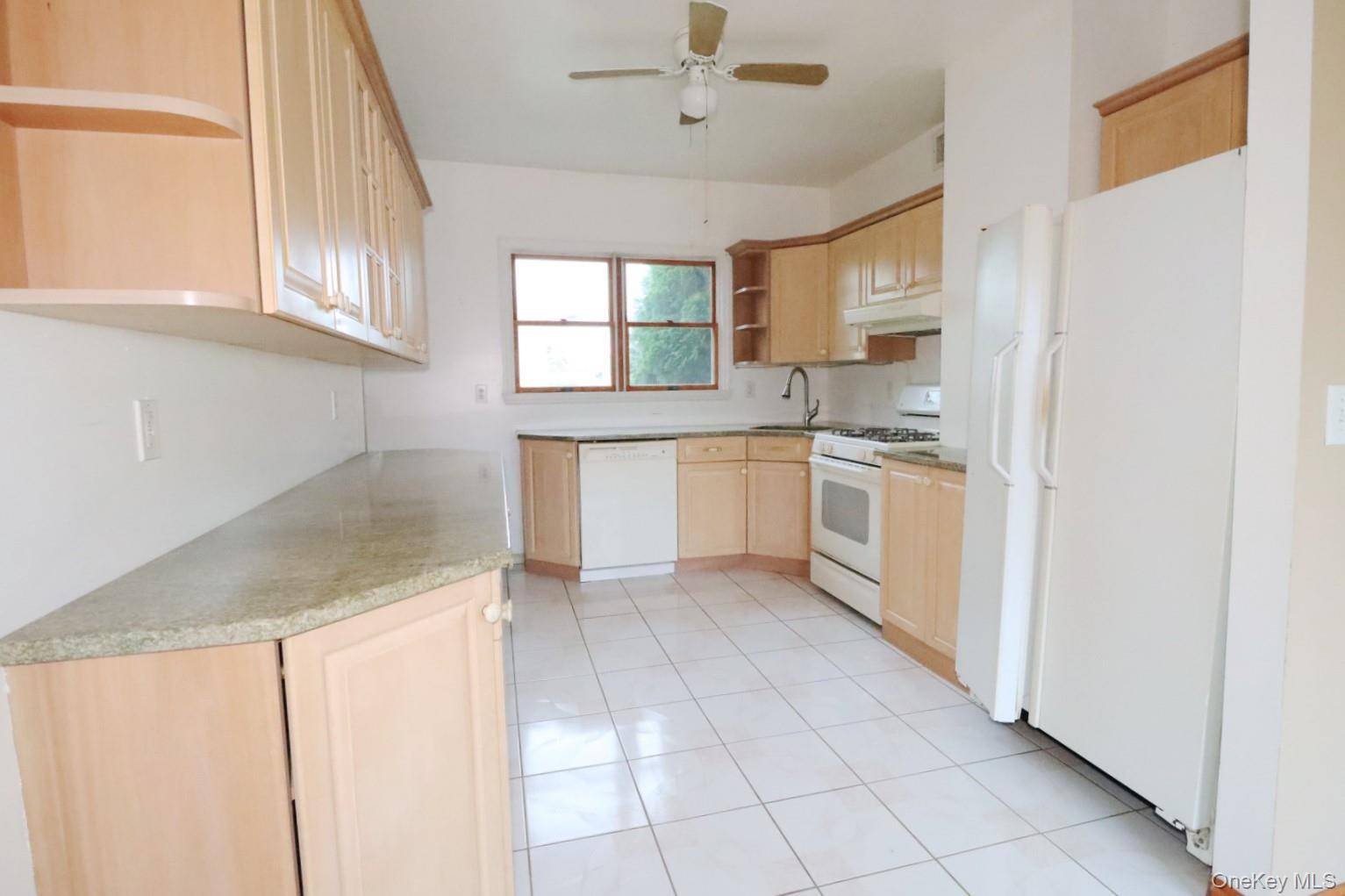 Amityville, NY 11701,156 Oak ST