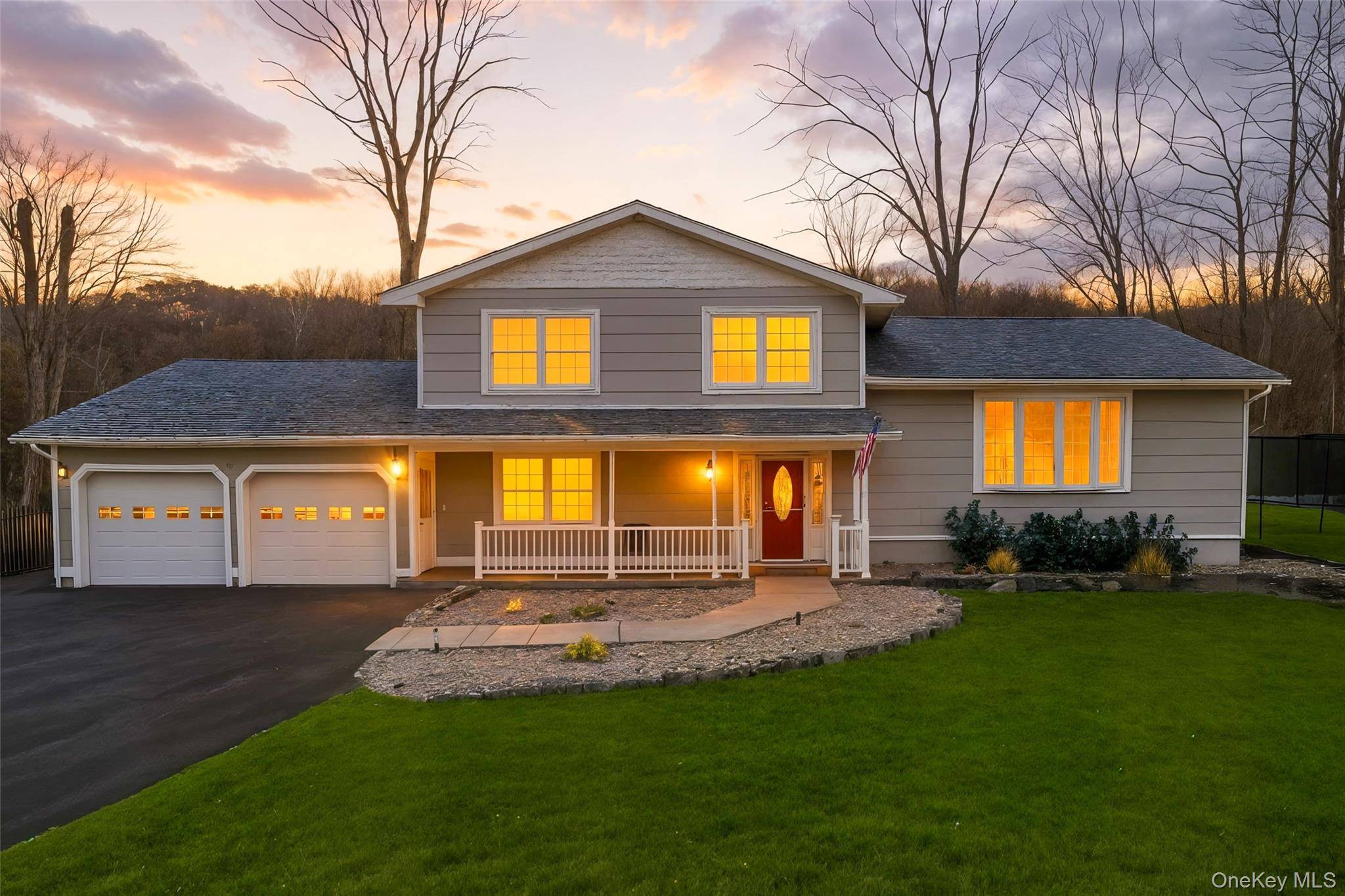 Putnam Valley, NY 10579,297 Church RD