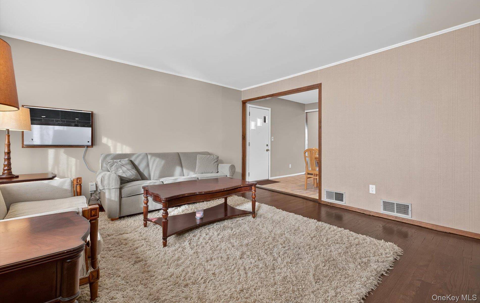 Plainview, NY 11803,58 Virginia AVE