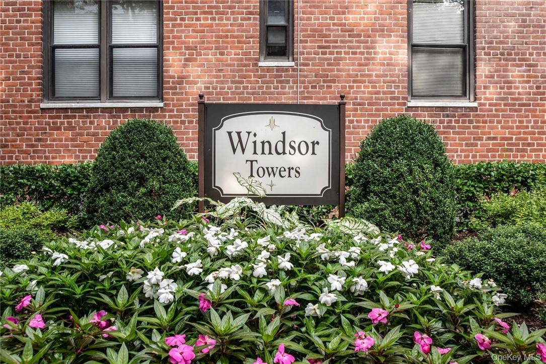 White Plains, NY 10601,4 Windsor TER #1E