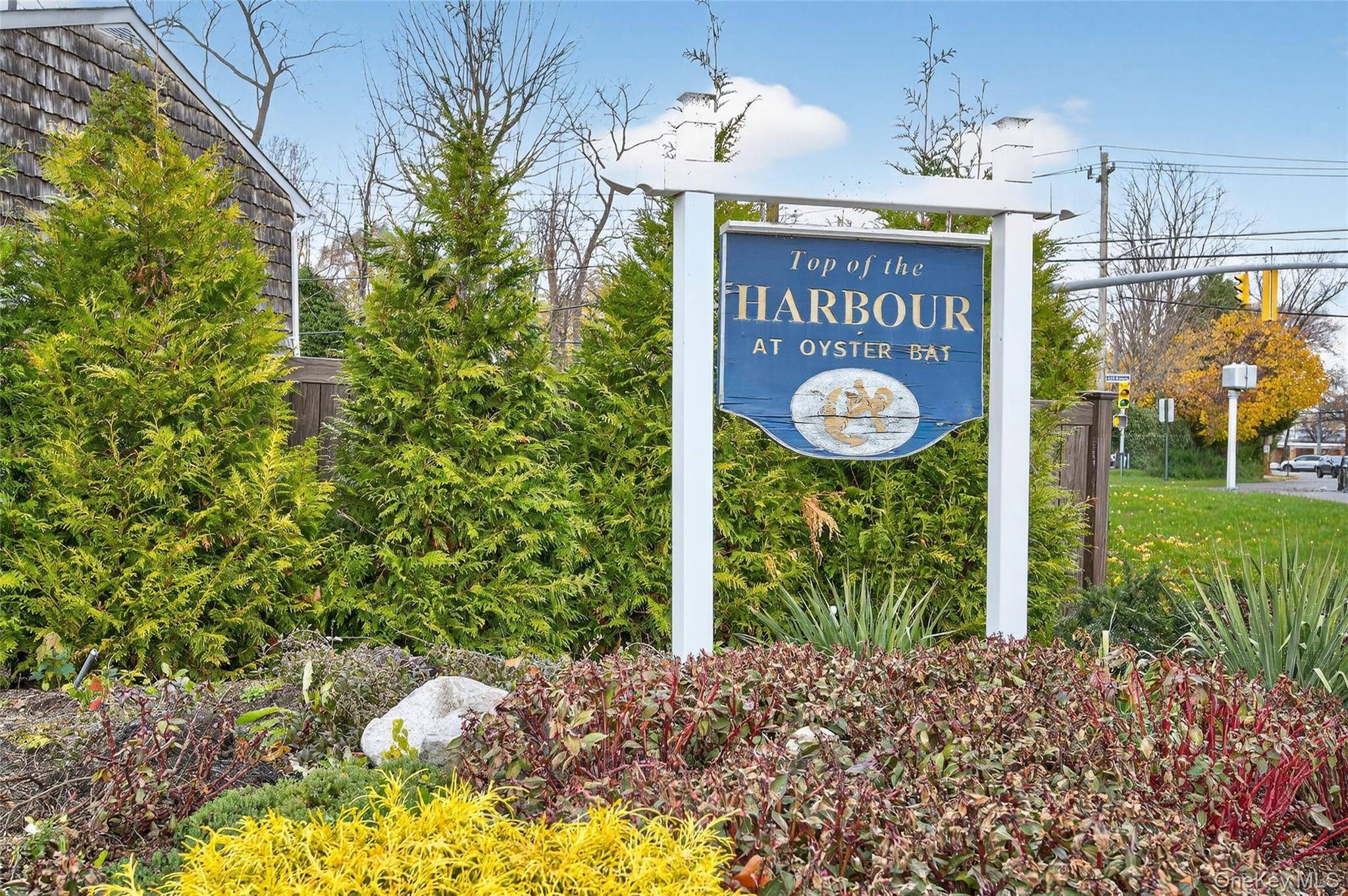 Oyster Bay, NY 11771,6 Anchorage LN #5A