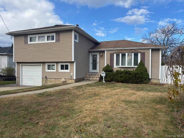 Massapequa Park, NY 11762,161 Aster