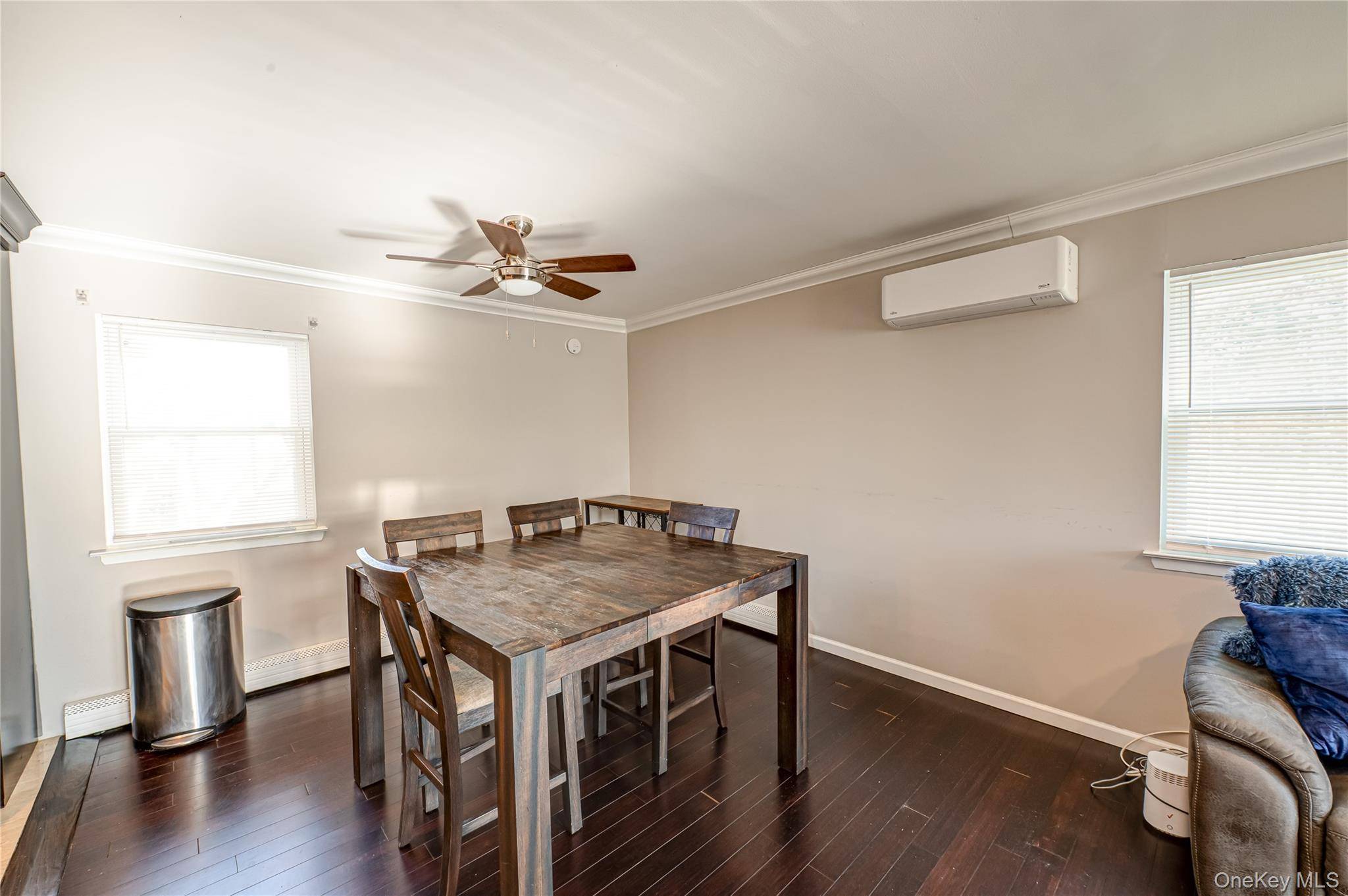 Huntington, NY 11743,27 MANCHESTER RD