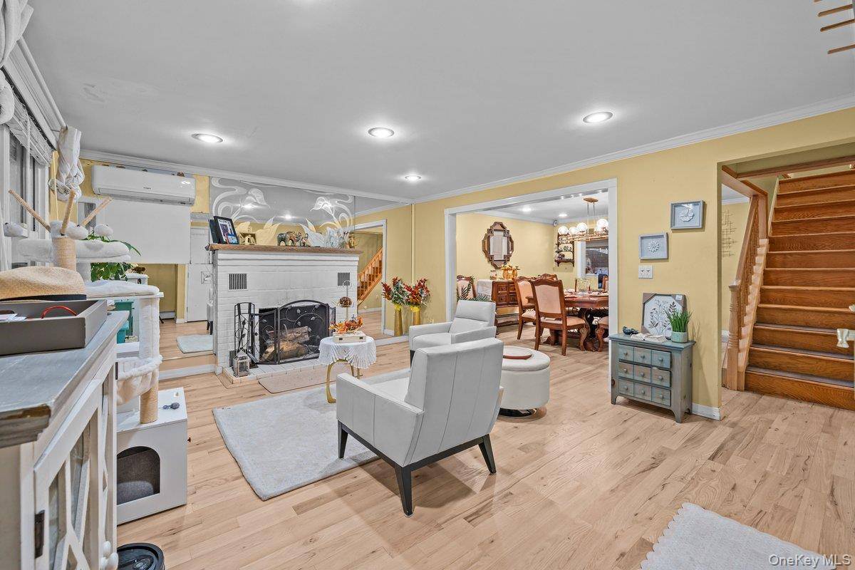 Huntington Station, NY 11746,26 W 11th ST