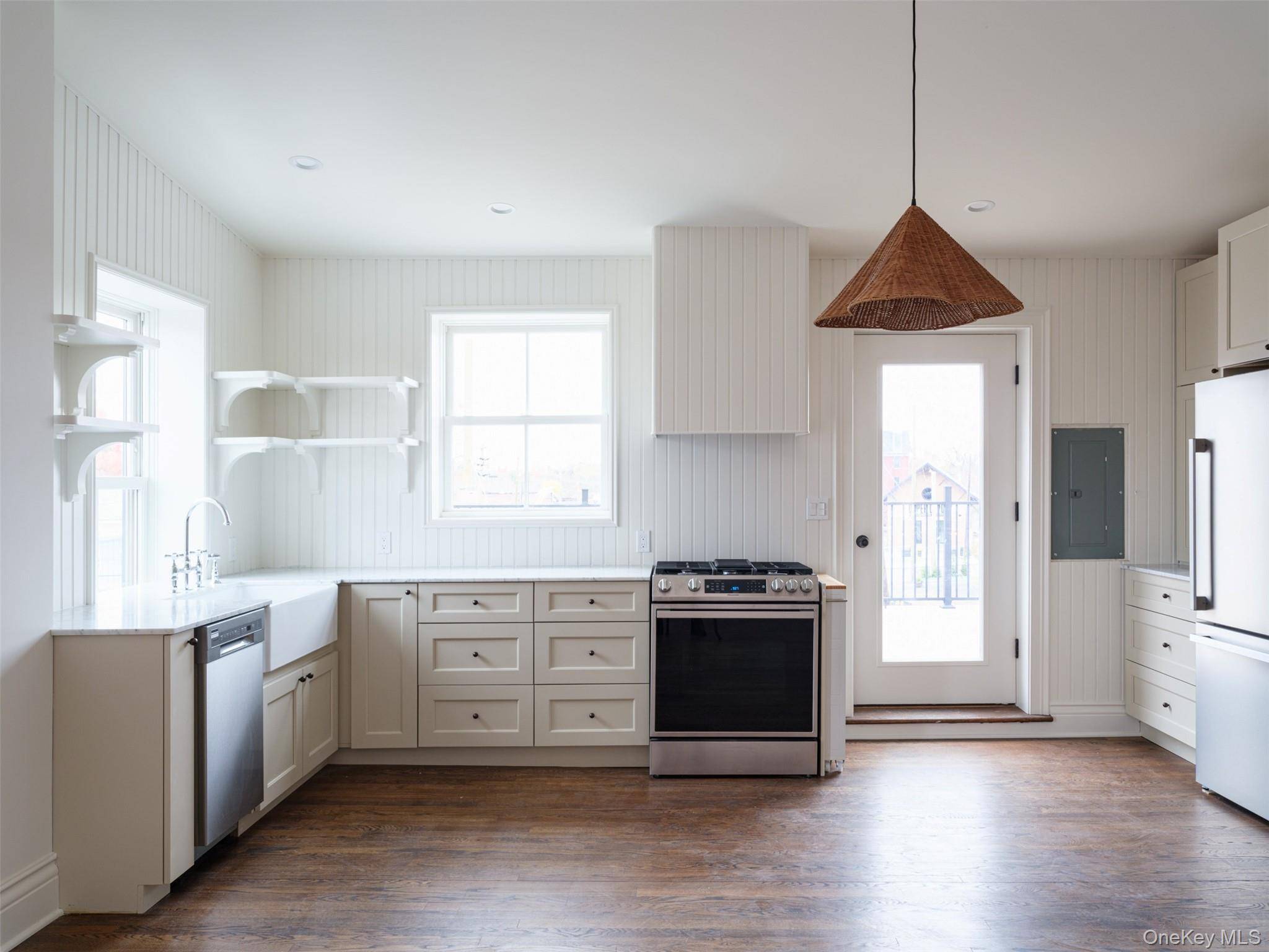 Hudson, NY 12534,702-704 Columbia ST #3