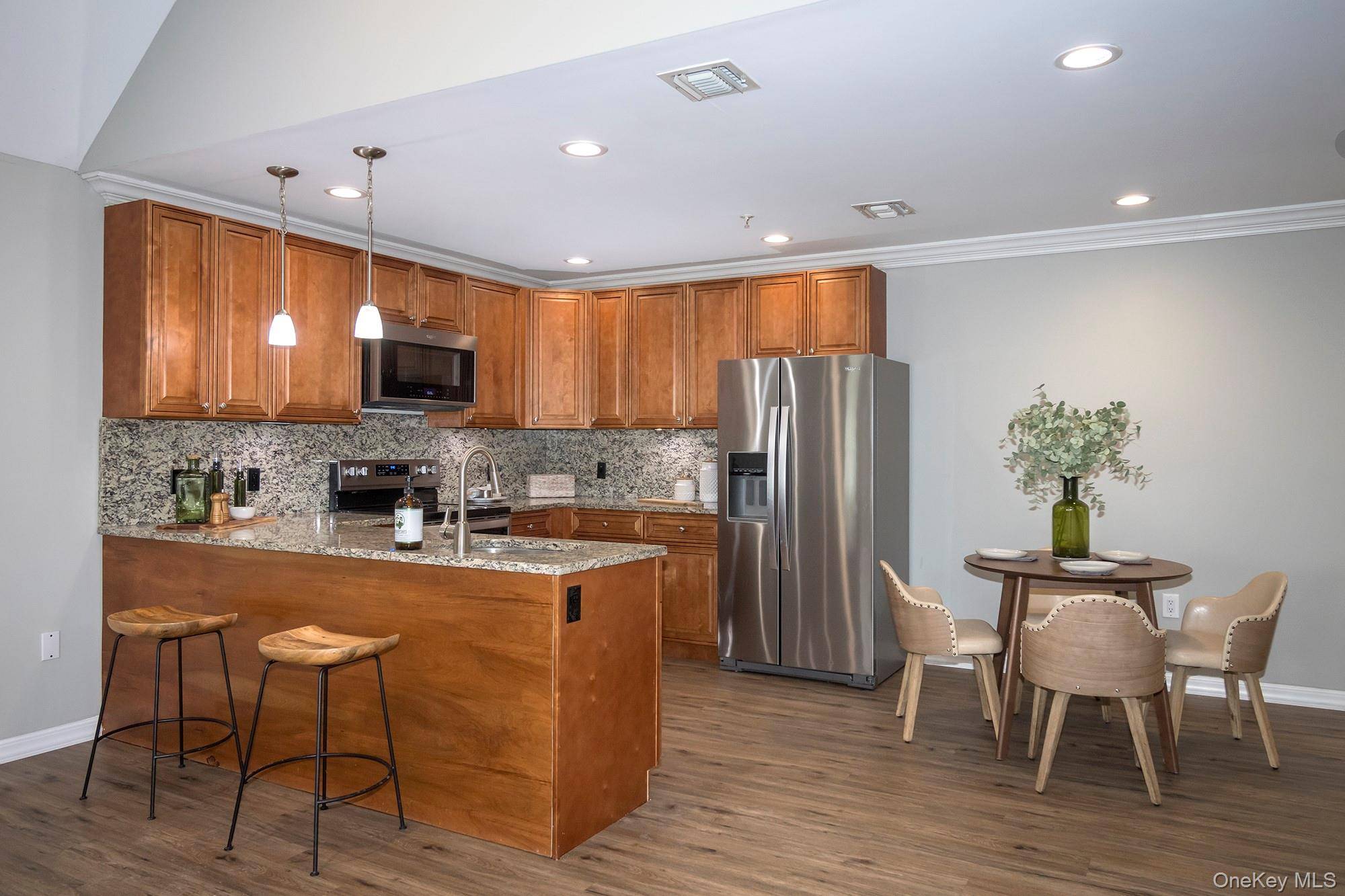 Holbrook, NY 11741,408 Pine Creek RD #N404