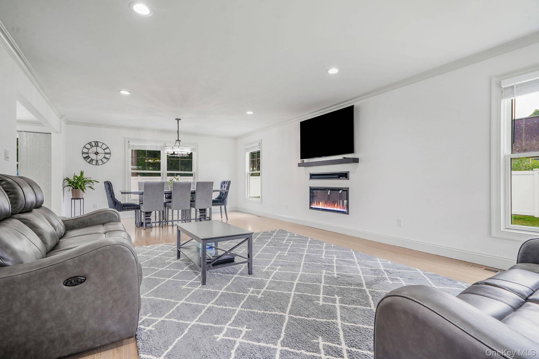 Saint James, NY 11780,122 4th ST