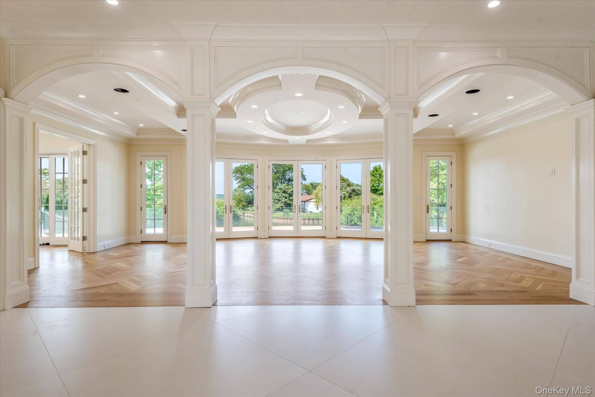 Great Neck, NY 11024,566A E Shore RD