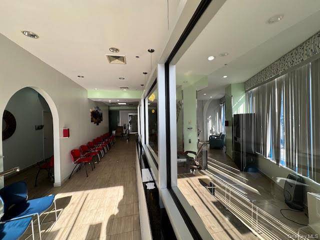 Bronx, NY 10458,625 E Fordham RD