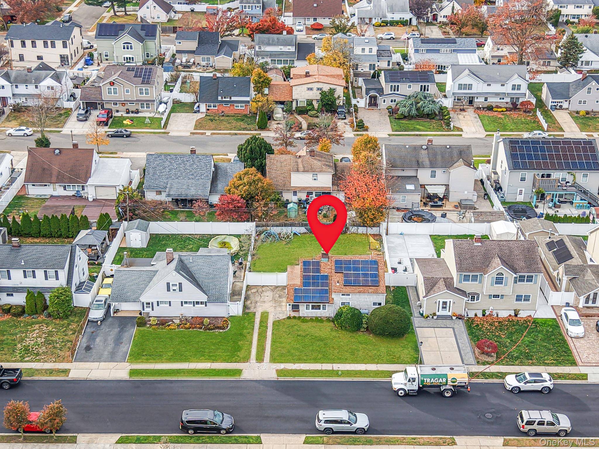 Levittown, NY 11756,18 Chickadee LN