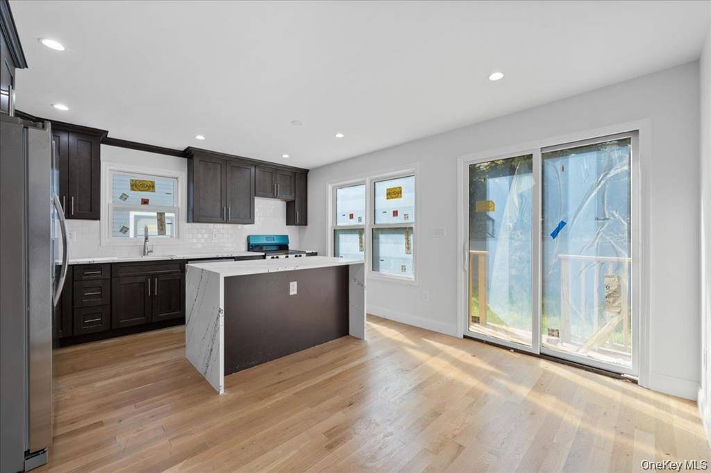 Yonkers, NY 10704,89 Thurton PL