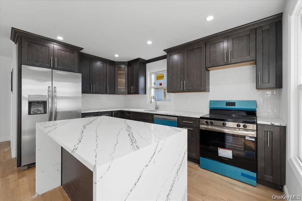 Yonkers, NY 10704,97 Thurton PL