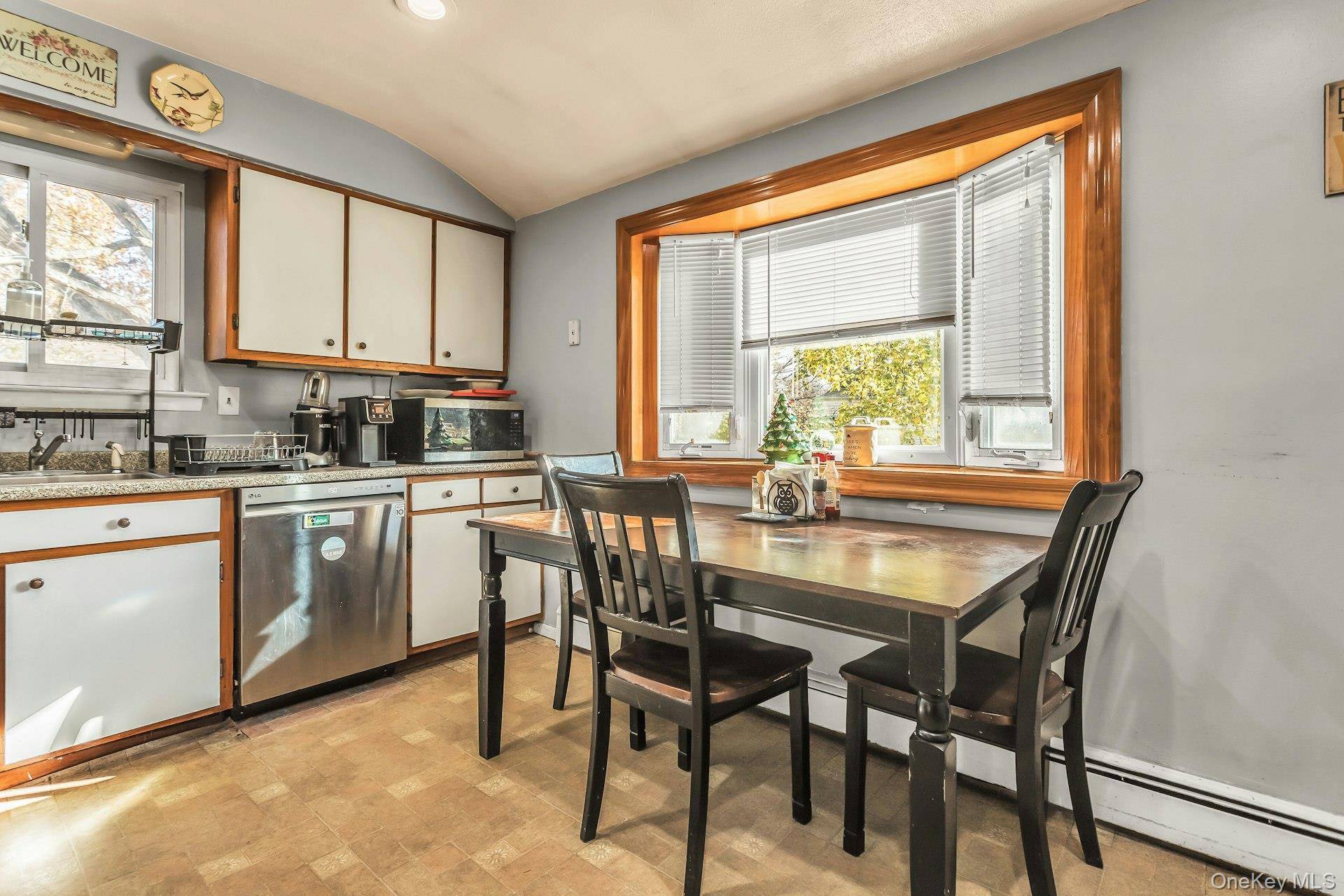 Huntington, NY 11743,25 Stillwell ST