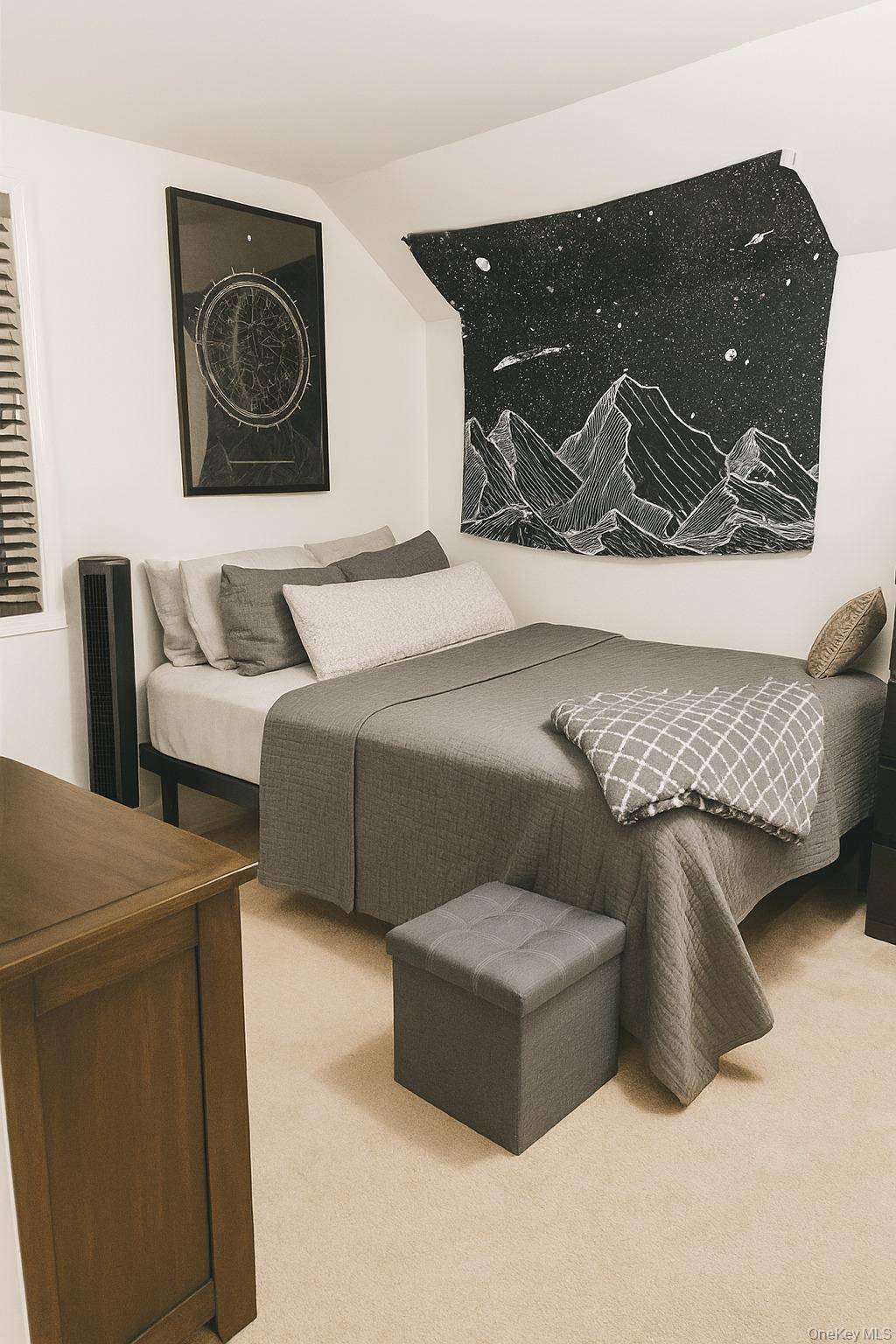 Selden, NY 11784,10 Village LN