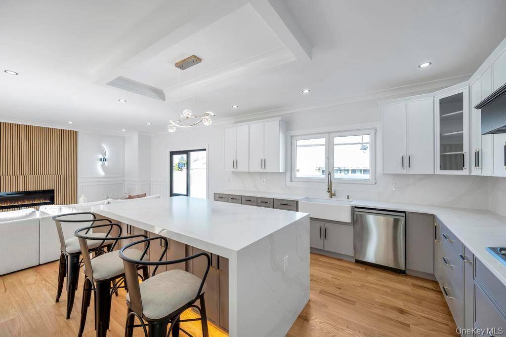 Levittown, NY 11756,41 Coachman LN