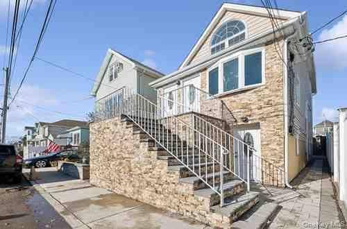 Howard Beach, NY 11414,10223 164th DR