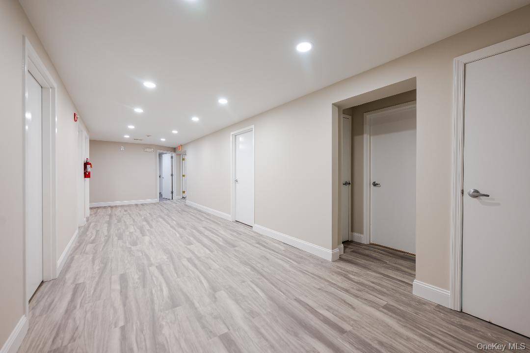 Malverne, NY 11565,4 Weber AVE