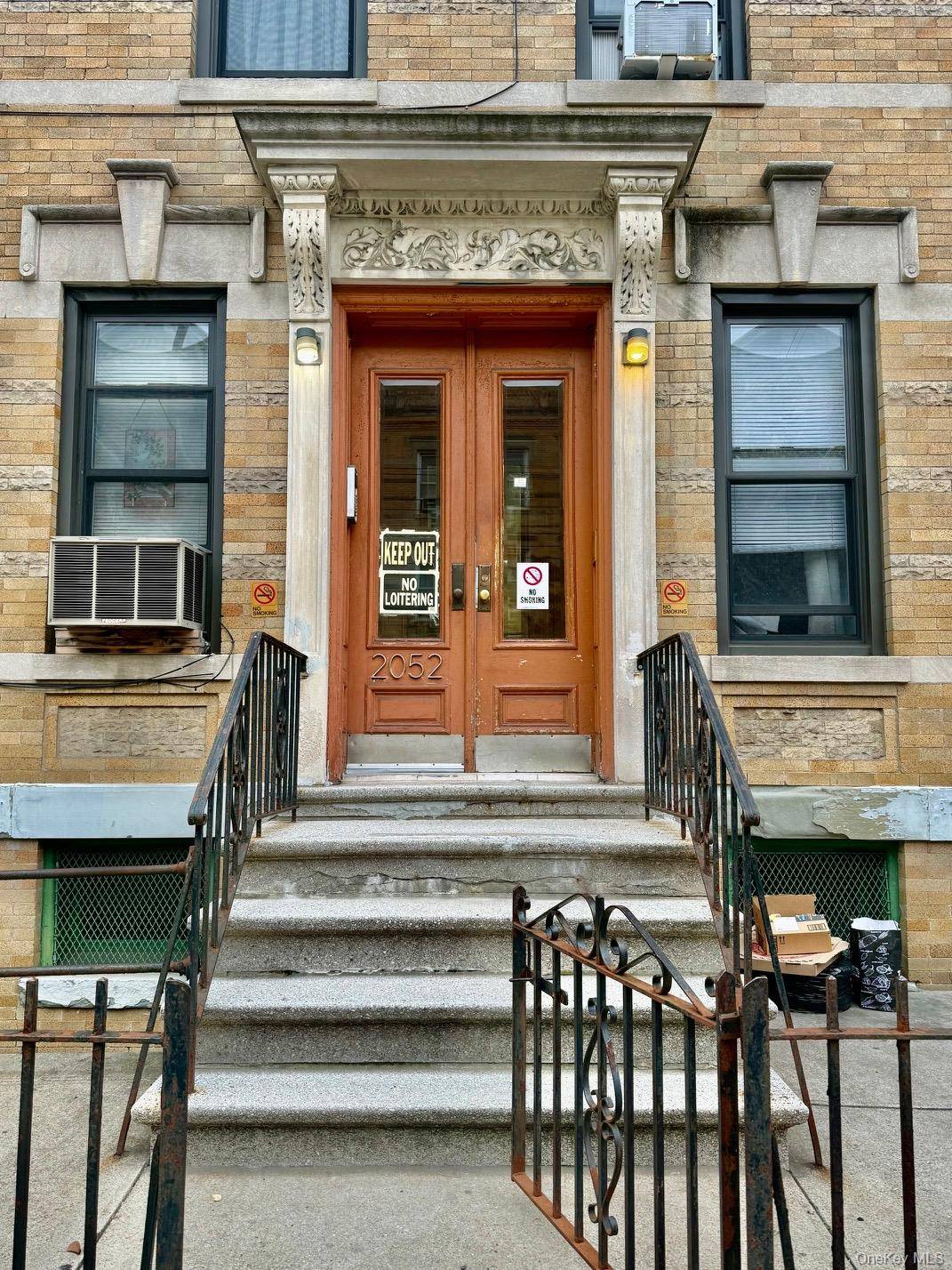 Ridgewood, NY 11385,2052 Gates AVE