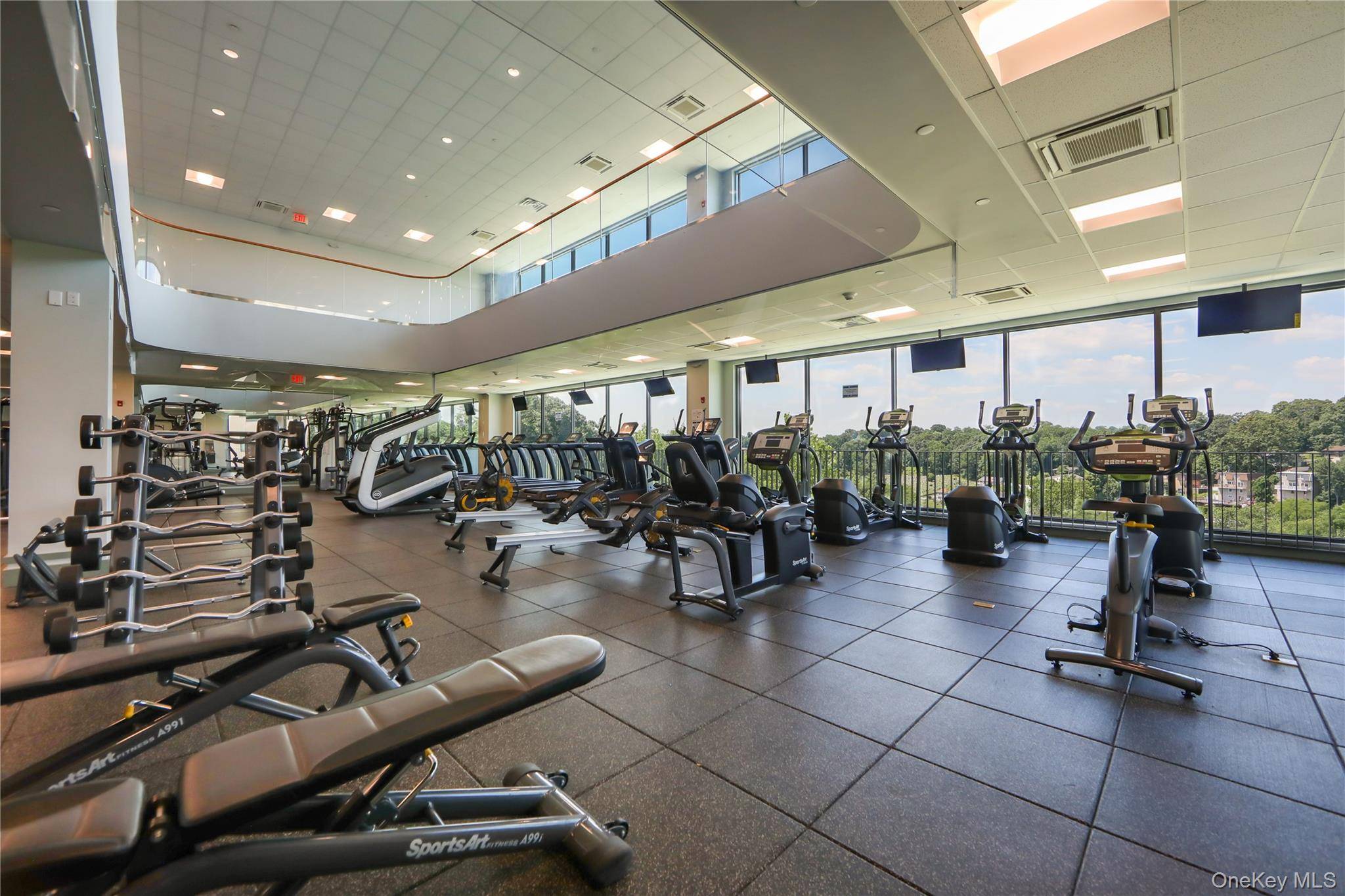 Yonkers, NY 10710,701 Ridge Hill BLVD #11J