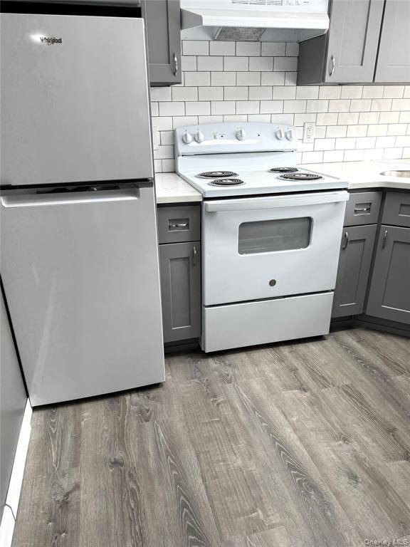 Poughkeepsie, NY 12603,23 Collegeview AVE #23-8