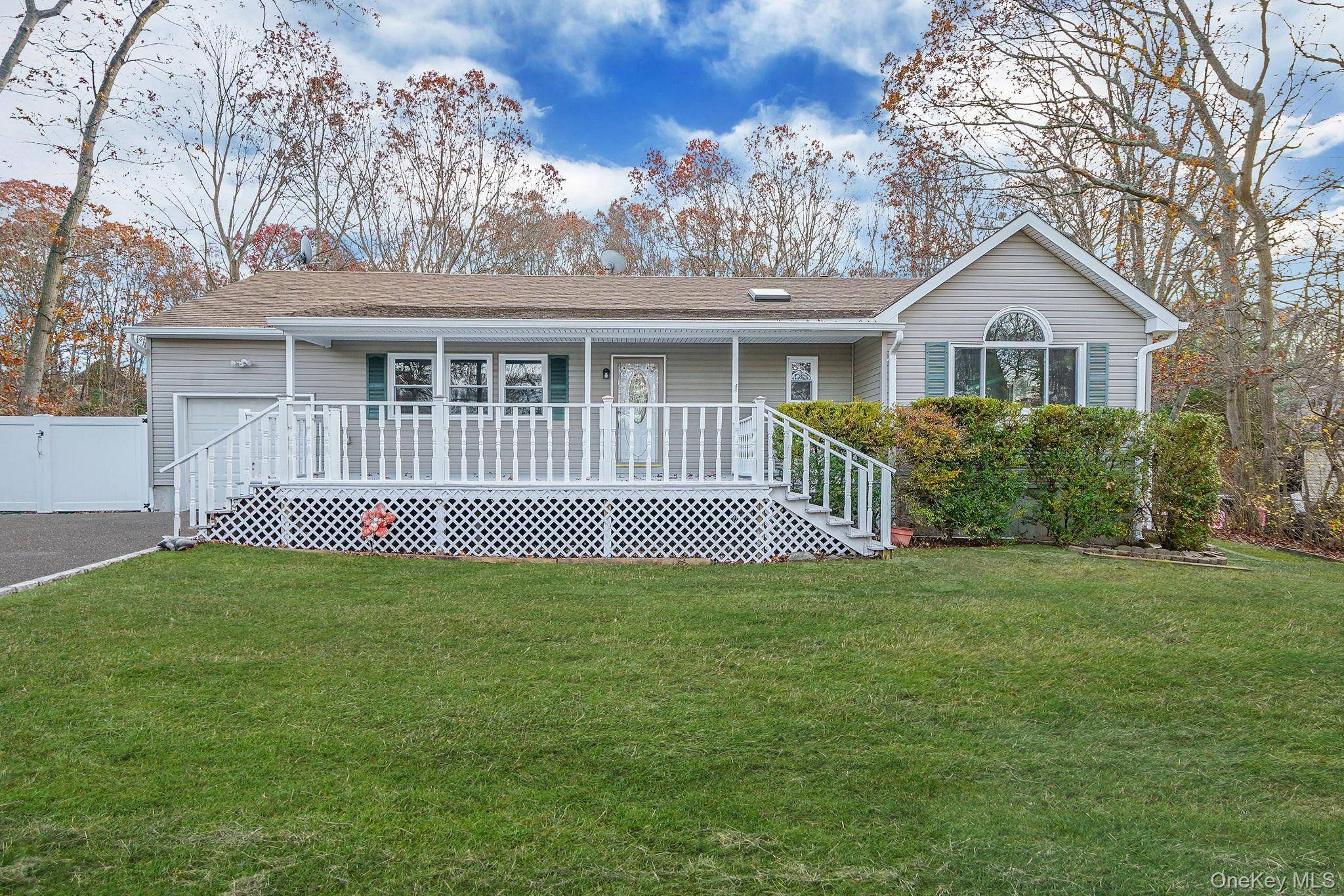 Selden, NY 11784,14 Clearview